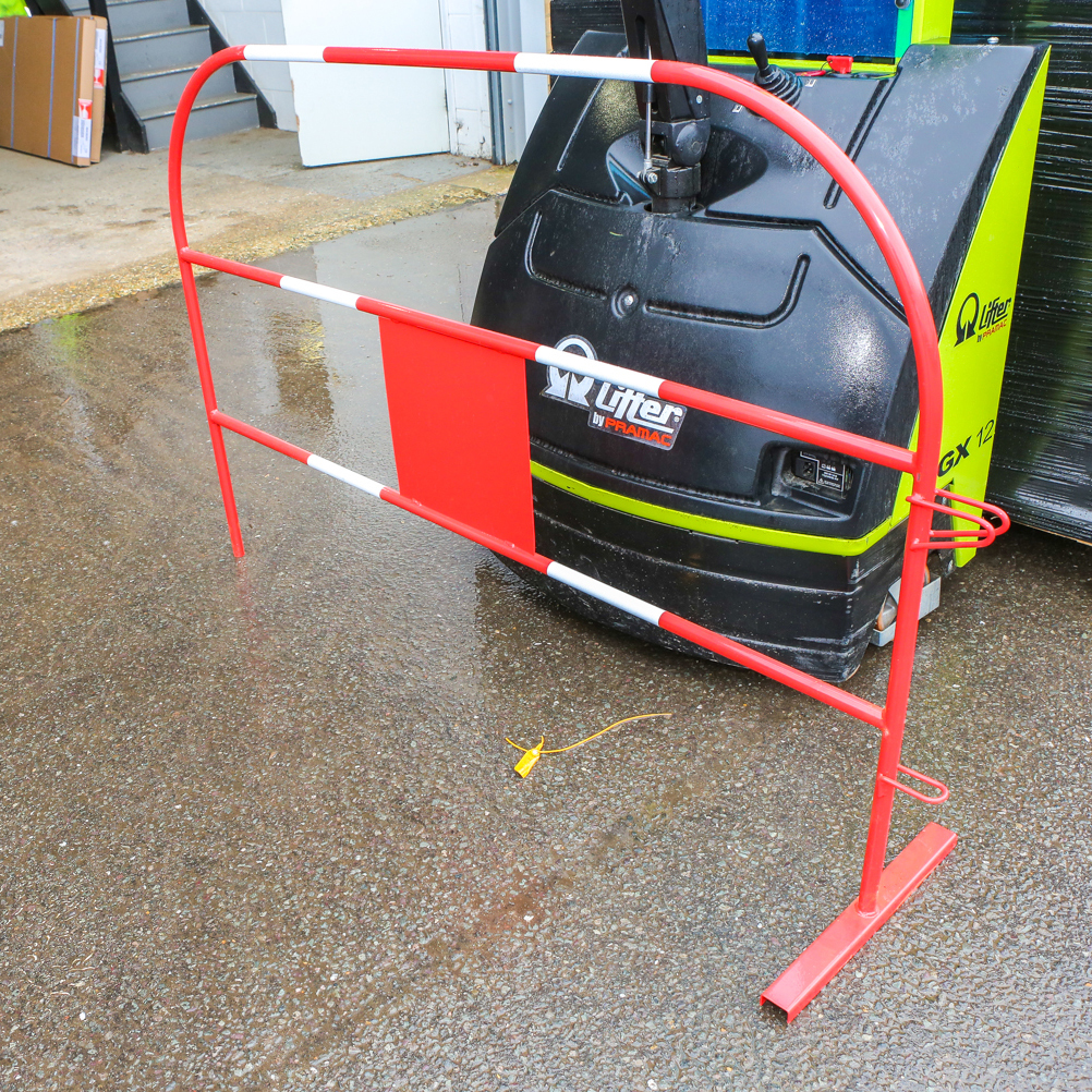 Safety Barriers, set of 25,Light &amp; Easy, Steel fabrication, Painted in red, Ideal for construction site image