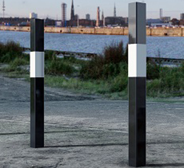 Bollards Hi Viz (50-150mm Square) 900mm above ground Black &amp; White Strong, Flat Caps image